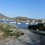 Isla Privada En Cadaques De Ensueno Con 11 Habitaciones Dobles Con Bano Privado Y Piscina
