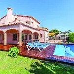 Superb Villa Near Sandy Beach Sant Pere Pescador