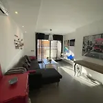 Roses Family Apartment