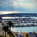 Cala Bona - Beachfront Apartment