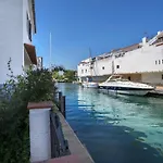 House On A Canal With A Mooring Of 7,5 M