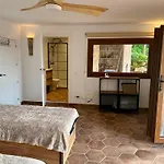 Praga 2 - Encantadora Casa Con Piscina Y Vistas Al Bosque!