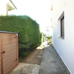 Puig D'Esquer - Apartamento En Planta Baja Y Tres Dormitorios En Llanca - Hisp-228-416