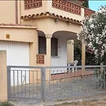 Casita Con Patio Cerca Del Mar