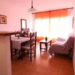 Apartamento Centrico Con Terraza Y Acceso Cercano A La Playa, Bares Y Mercado En Empuriabrava - Es-228-181