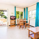 Global Velazquez - By Global Rental Holidays 8855