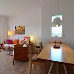 3-Bedroom Apartment In Pals