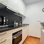 Apartamento Con Piscina Y Terraza Cerca Del Mar