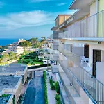 Eden Mar Apt 19