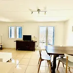 Apt. En 1ª Linea De Playa En Roses, Vistas Al Mar, Terraza De 8M2, Capacidad Para 5 Personas. - Es-258-73
