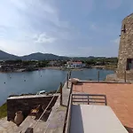 Isla Privada En Cadaques De Ensueno Con 11 Habitaciones Dobles Con Bano Privado Y Piscina