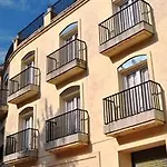 Apartamentos Ar Monjardi