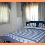 Apartamentos Maurici Park