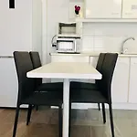 Roc Mar 6 1B - Apartamento Cerca Del Centro Y De La Playa - Terraza Con Pequenas Vistas Al Puerto