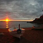 Lets Holidays Mediterranean Apartment 3 Minutes To The Beach 2