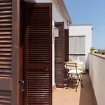 Lets Holidays Apartment La Guardia