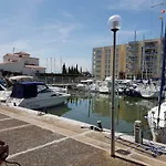 Marina 2