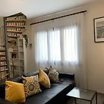 Pintor Massanet - Casa De Piedra Adaptada En Lescala