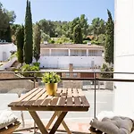 Beach Apartment In The Heart Of Tamariu