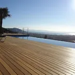 Casa Blanca-Fantastic Villa With Salt Water Infinity Pool And Huge Deck Area