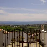 Casa Blanca-Fantastic Villa With Salt Water Infinity Pool And Huge Deck Area