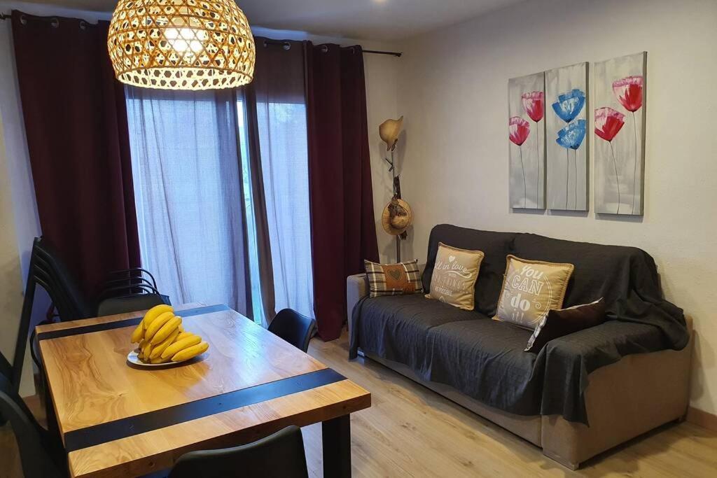 Bonito Piso Frente A La Playa Con Parking Privado. Appartement