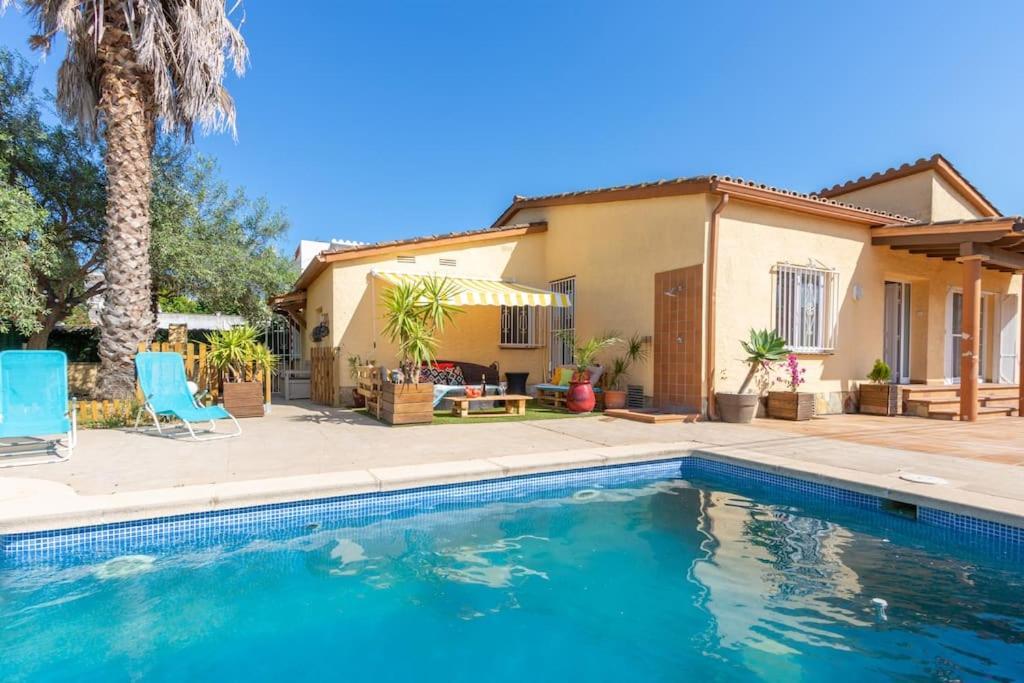 Vakantiehuis S46-casa De Vacaciones Climatizada Con Piscina, En El Centro Junto Al Mar, Barbacoa Y Wiifi *