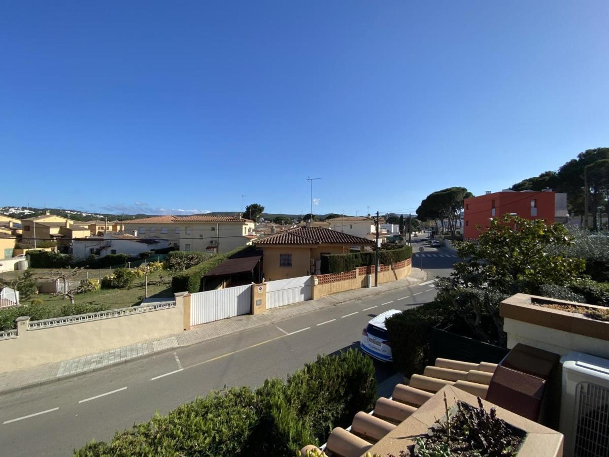 22102 Estel *