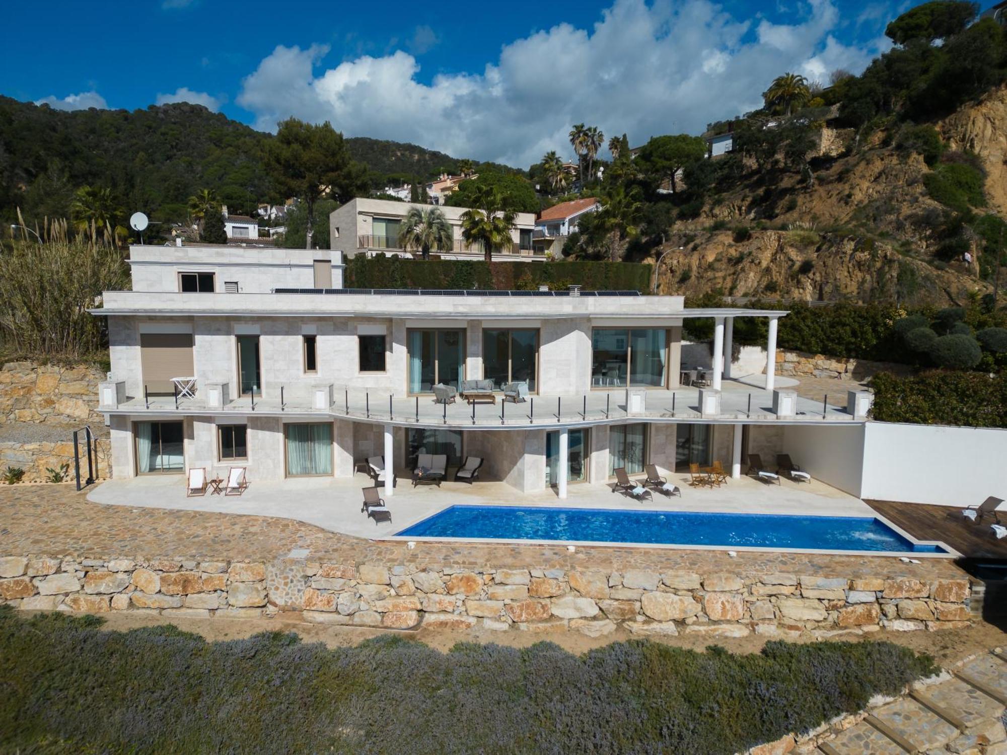 Gran Piscina Hidromasaje Playa Privada Y Sauna Tossa de Mar