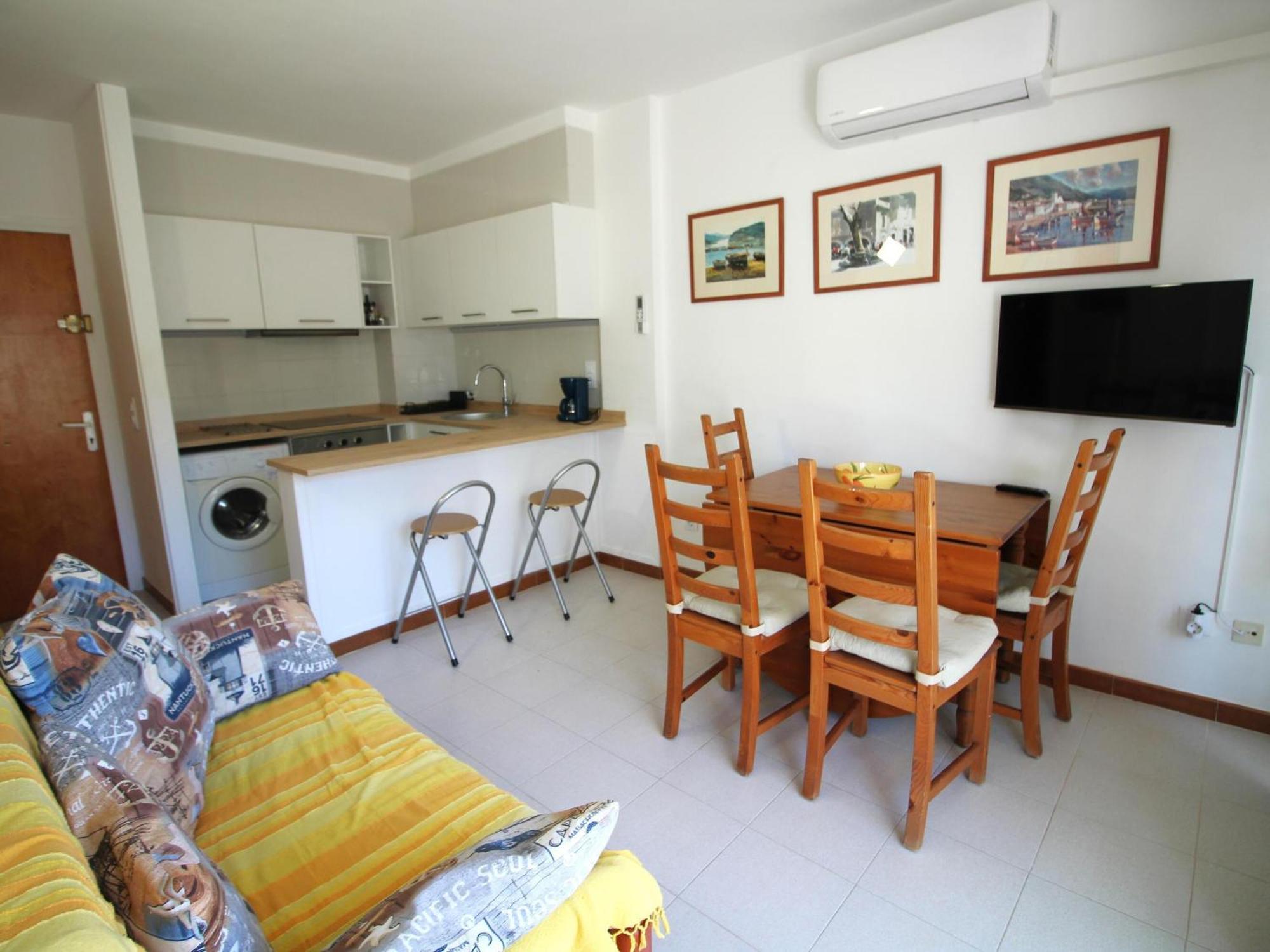 Acogedor Con Piscina, Wifi Y Garaje Cerca De La Playa De La Farella, - Es-228-8 Llanca