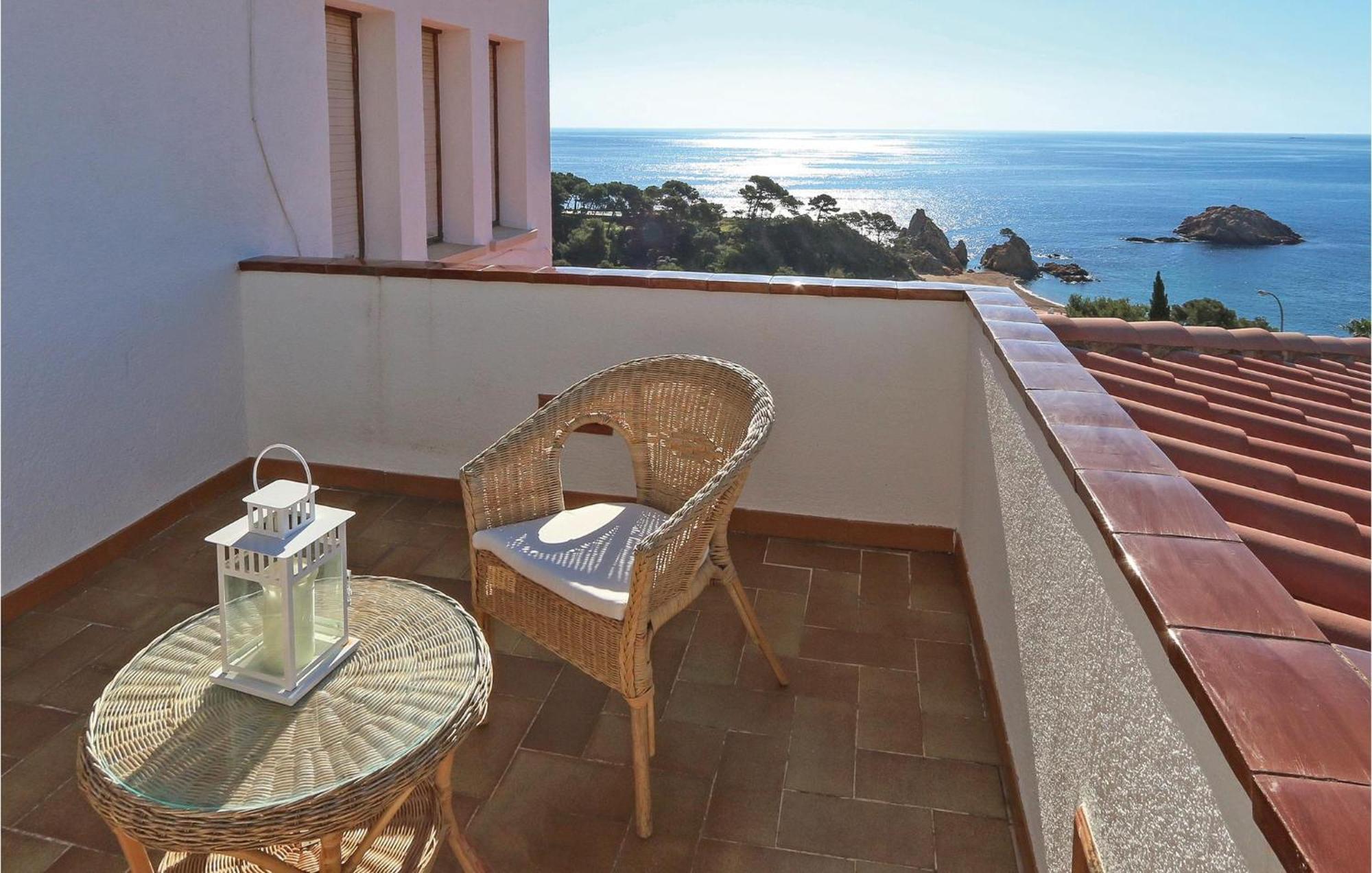Amazing In With Kitchen Holiday home *