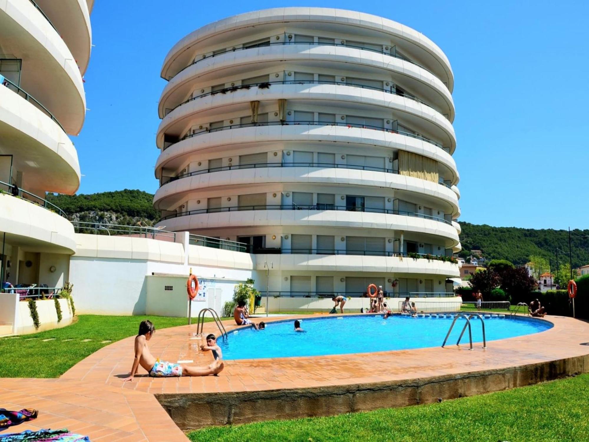 Medes Park I 2-7 Apartment *