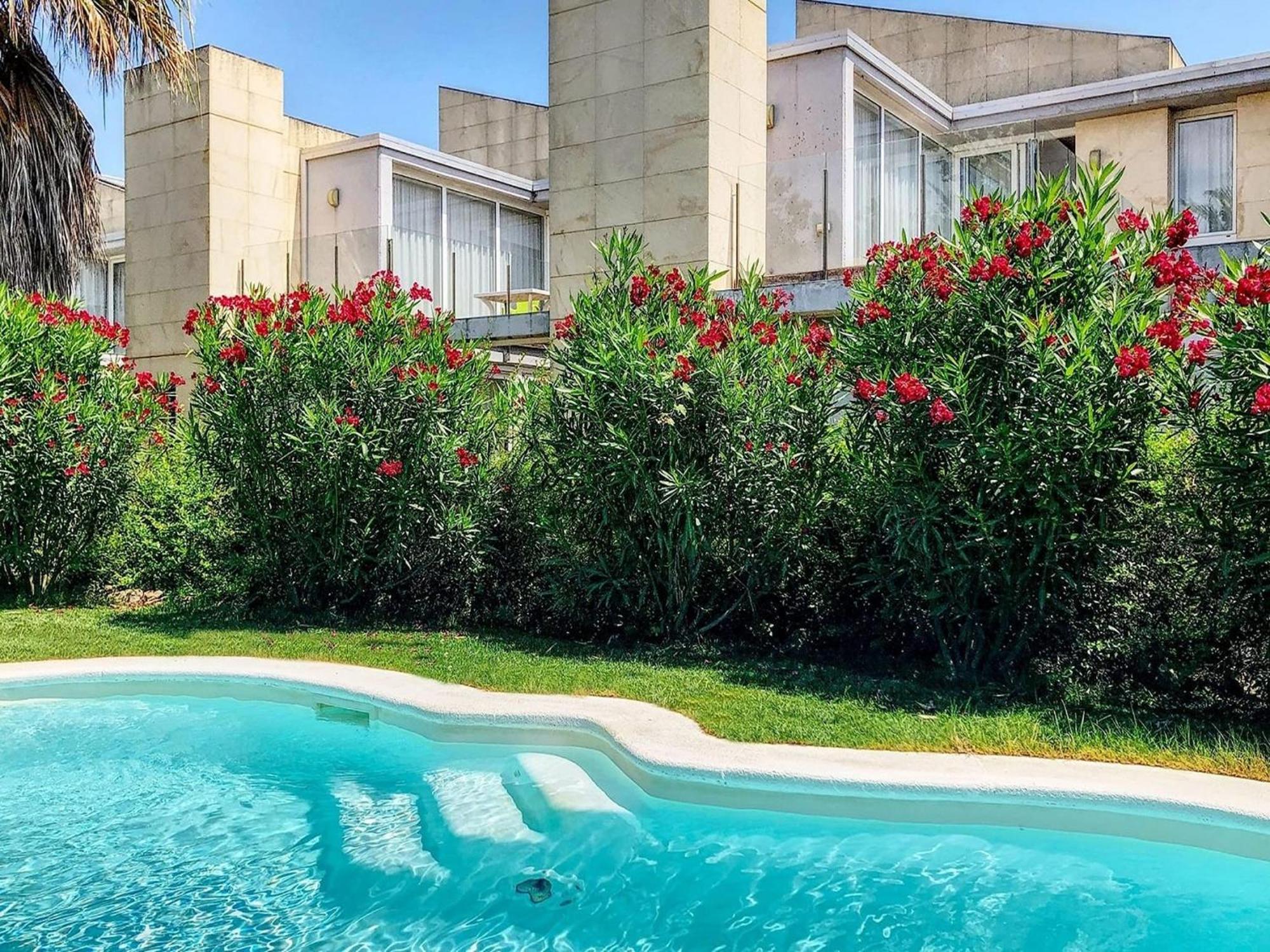 Facing The Pool Appartement
