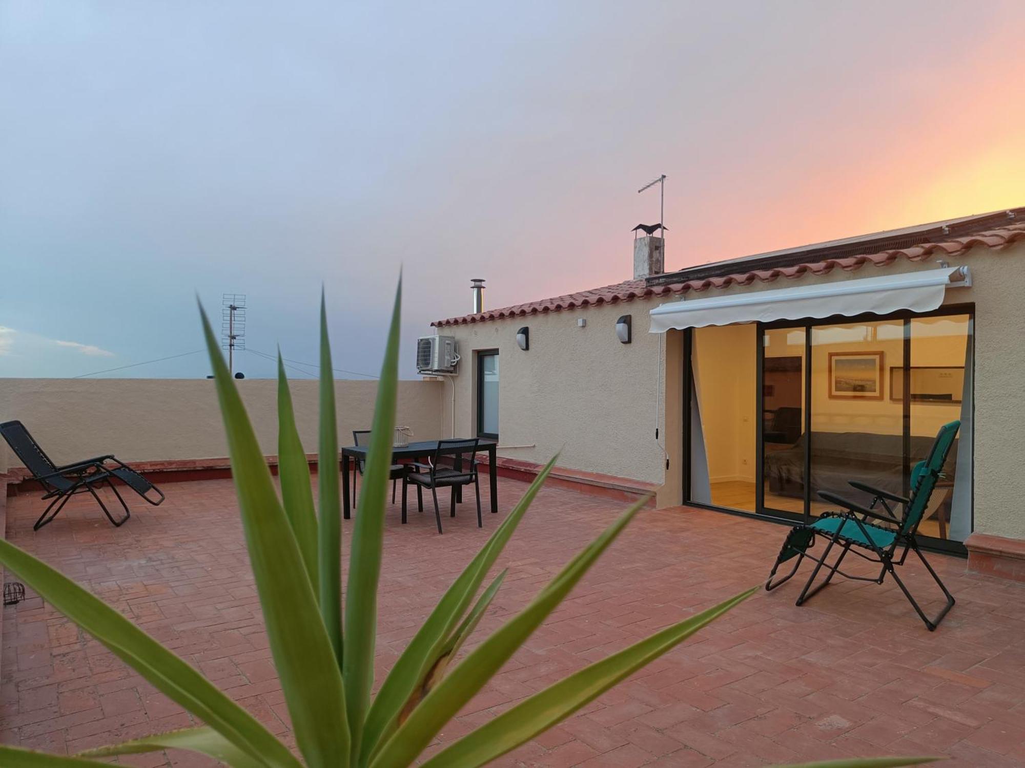 Atico Relax Con Gran Terraza Y Vistas A La Costa Brava Palau Saverdera