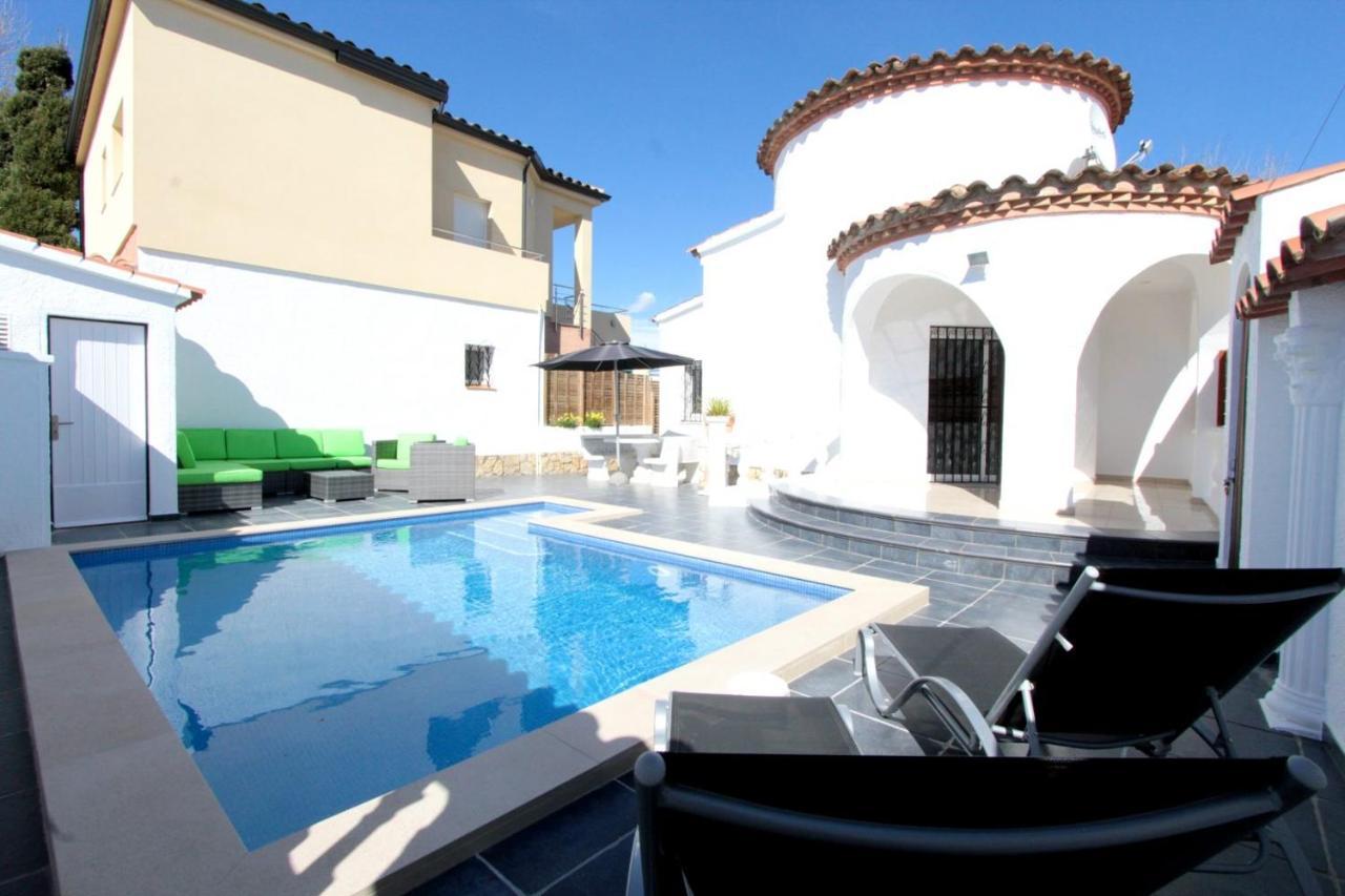 Villa Leon Inmo Pia - 11084 Empuriabrava