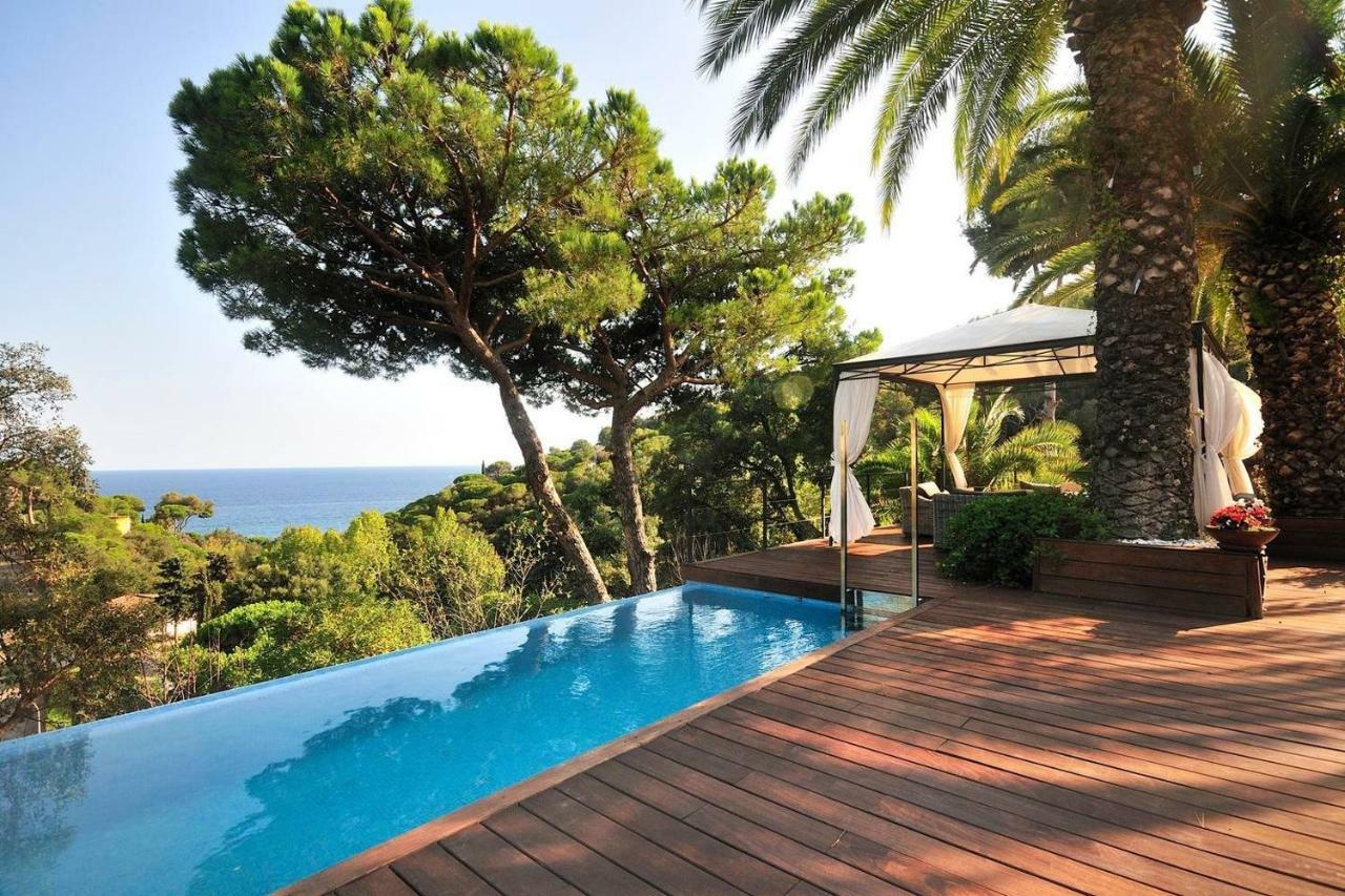 De Lujo Con Playa Privada Vila *