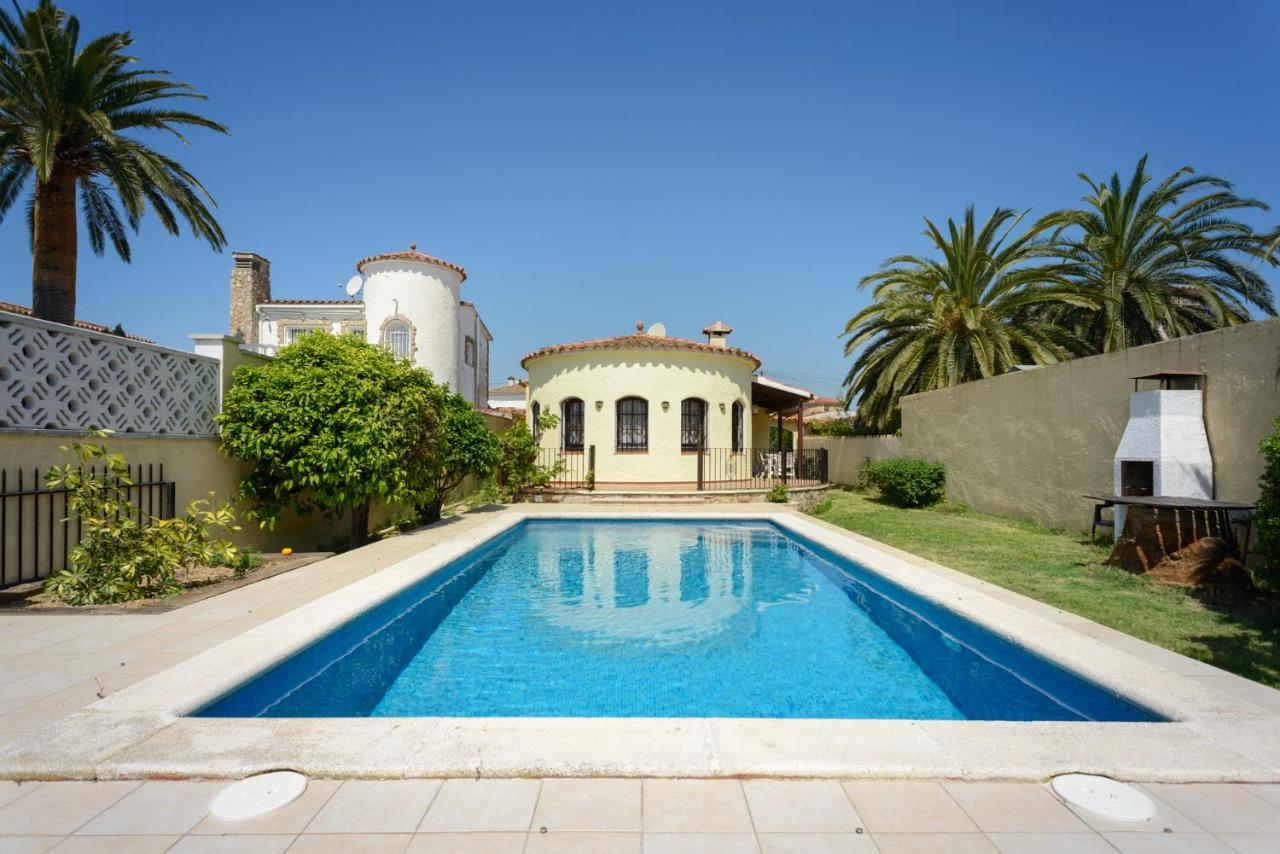 Casa Fluvia Vila *