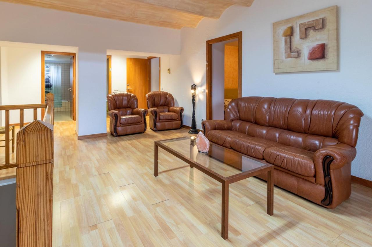 Ferienhaus Buganto Amplia Casa Con Piscina Y Jardin Llambillas