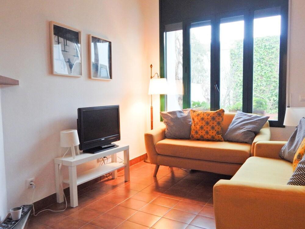 Hotel Casa De Poble Sant Feliu 3*